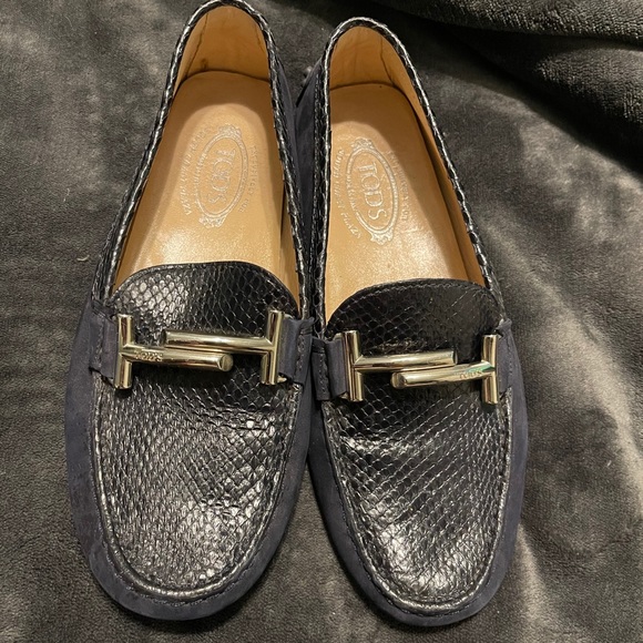 Tod's Shoes - Authentic women’s snakeskin Tods loafers